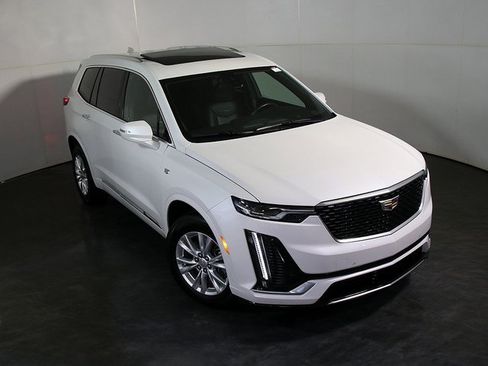 Used 2023 Cadillac XT6 Luxury image 7