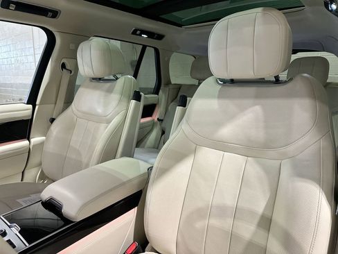 Certified 2023 Land Rover Range Rover SE image 10