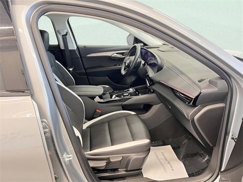 Certified 2025 Buick Envision Sport Touring image 9