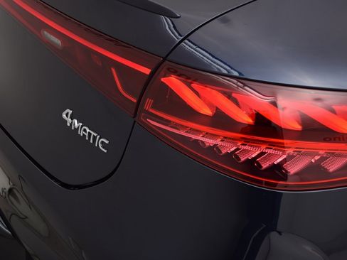 Used 2022 Mercedes-Benz EQS 580 EQS 580 image 13