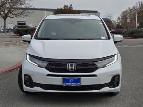 New 2026 Honda Odyssey Touring image 2