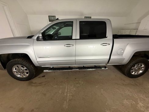 Used 2015 Chevrolet Silverado 2500 LT w/ LT Convenience Package AWD/4WD image 2