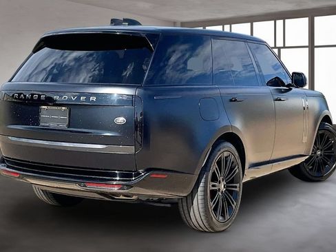 Used 2023 Land Rover Range Rover SE AWD/4WD image 2