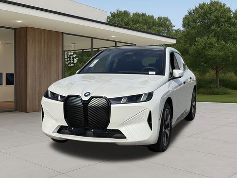 New 2026 BMW iX xDrive60 w/ Premium Package image 3