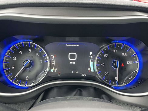 New 2026 Chrysler Pacifica Select FWD image 32