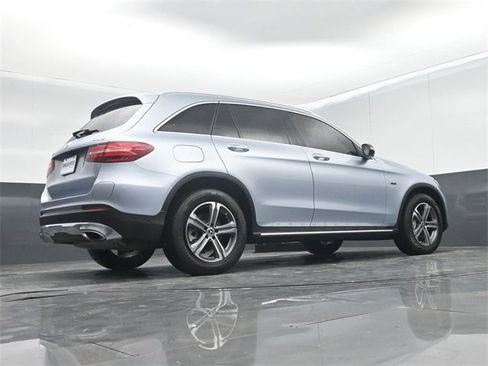 Used 2018 Mercedes-Benz GLC 350e 4MATIC image 52