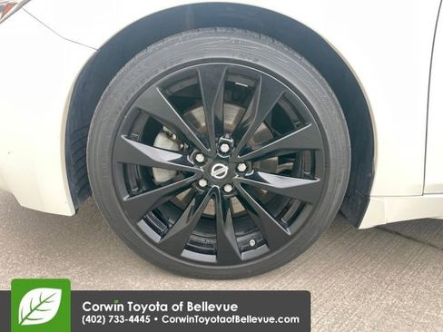 Used 2017 Nissan Maxima SR w/ Midnight Edition image 27