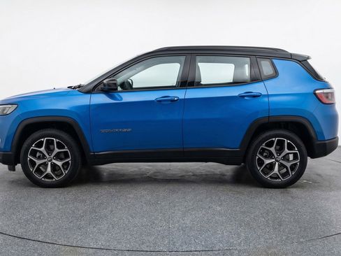 Used 2025 Jeep Compass Limited image 5
