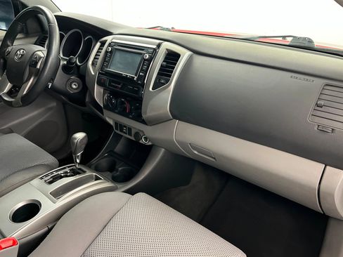 Used 2015 Toyota Tacoma PreRunner w/ TRD Off-Road Package RWD image 24