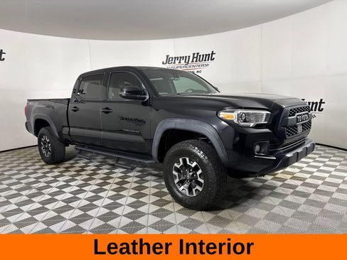 Used 2019 Toyota Tacoma TRD Off-Road w/ TRD Premium Off Road Package AWD/4WD image 4