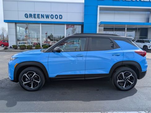 Used 2023 Chevrolet TrailBlazer RS w/ Sun and Liftgate Package image 2