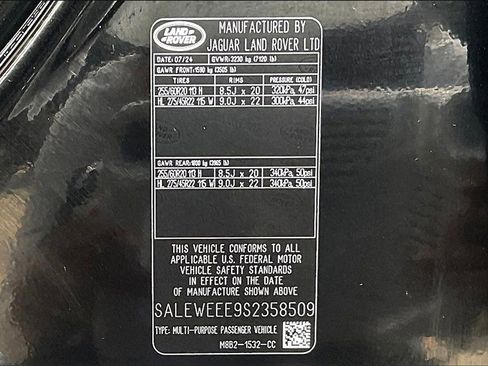 Used 2025 Land Rover Defender 110 V8 image 16