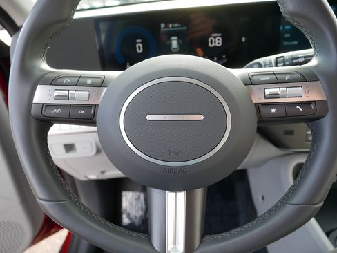 Certified 2025 Hyundai Kona SEL image 23