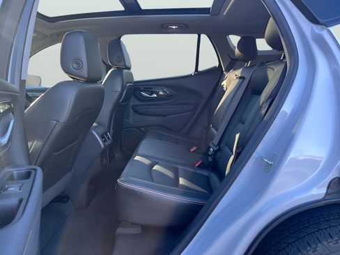 Used 2022 GMC Terrain AT4 image 9