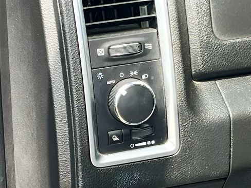 Used 2021 RAM 1500 Classic SLT AWD/4WD image 10