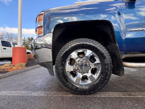 Used 2016 Chevrolet Silverado 2500 W/T AWD/4WD image 11