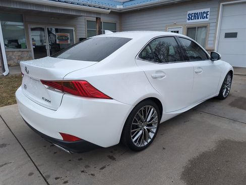 Used 2017 Lexus IS 200t image 3