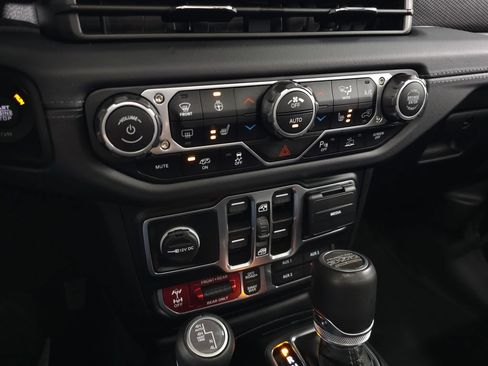 Used 2024 Jeep Wrangler Unlimited Rubicon 392 AWD/4WD image 28