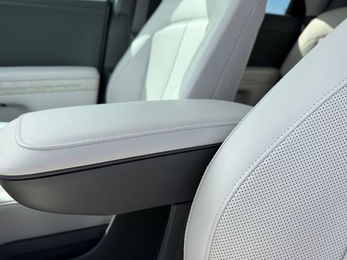 Used 2025 Hyundai Ioniq 5 Limited image 15