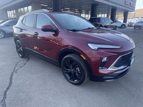 Used 2024 Buick Encore GX Sport Touring w/ Advanced Technology Package image 8