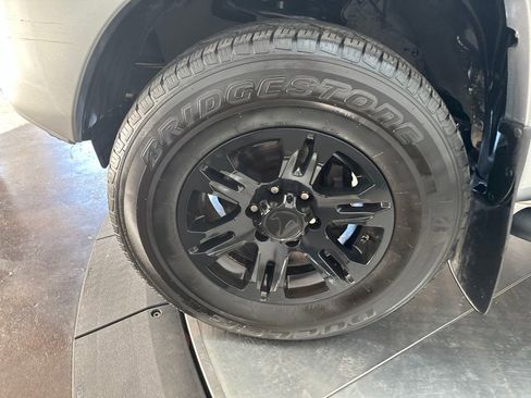 Used 2015 Toyota Tacoma PreRunner w/ SR5 Package RWD image 24