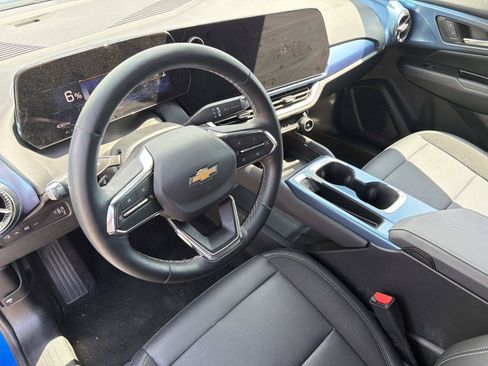Used 2025 Chevrolet Equinox EV LT w/ LPO, All-Weather Mat Package FWD image 7
