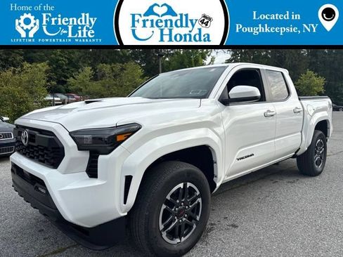 Used 2024 Toyota Tacoma TRD Sport AWD/4WD image 1