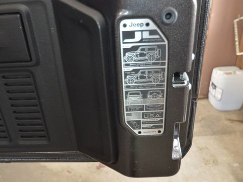 Used 2025 Jeep Wrangler Unlimited Sport S 4xe image 22