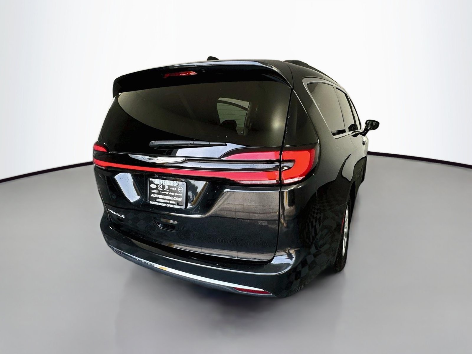 Used 2022 Chrysler Pacifica Touring-L FWD image 7