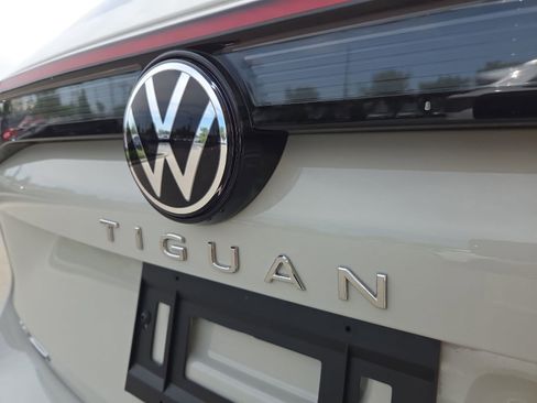 New 2026 Volkswagen Tiguan SEL R-Line AWD/4WD image 14