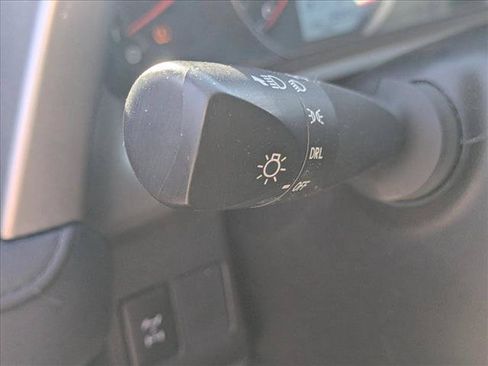 Used 2015 Toyota RAV4 LE AWD/4WD image 6