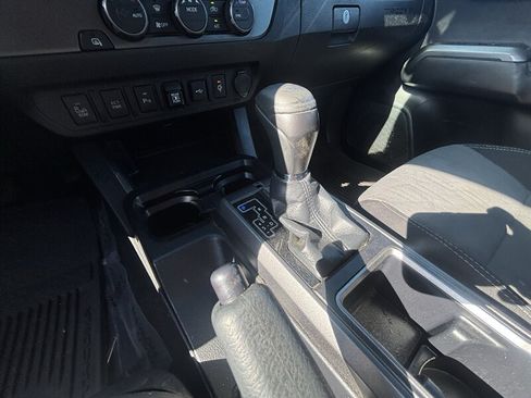 Used 2021 Toyota Tacoma TRD Sport w/ Technology Package RWD image 20