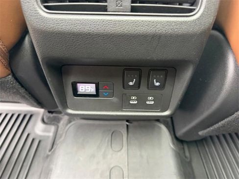 Used 2024 Nissan Rogue Platinum w/ Platinum Premium Package image 10