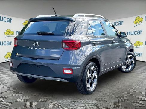 Used 2024 Hyundai Venue SEL FWD image 6
