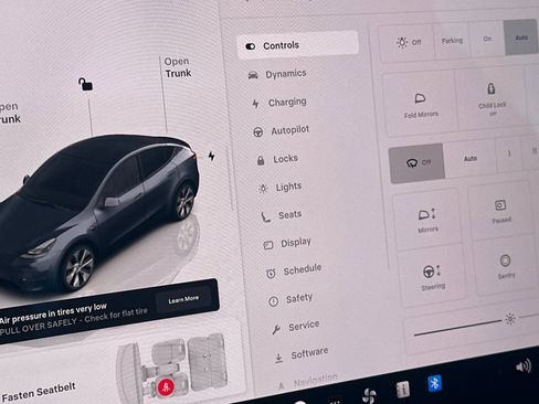 Used 2023 Tesla Model Y Long Range image 21