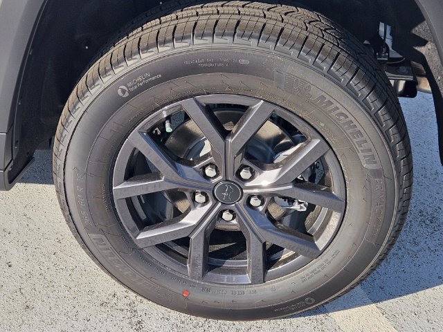 New 2027 Jeep Grand Cherokee Altitude RWD image 11