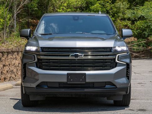 Used 2022 Chevrolet Suburban RST w/ Luxury Package AWD/4WD image 2
