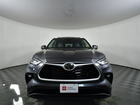 Used 2023 Toyota Highlander LE image 7
