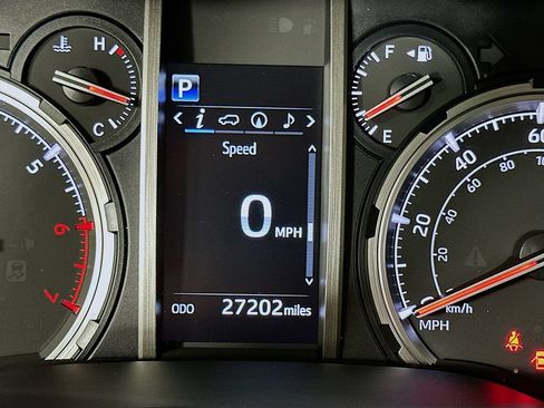 Used 2023 Toyota 4Runner TRD Off-Road Premium w/ Off Road Premium Plus Package AWD/4WD image 12