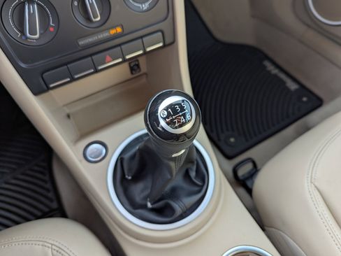 Used 2014 Volkswagen Beetle TDI image 16