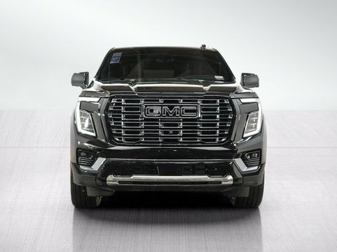 Used 2025 GMC Yukon XL Denali Ultimate AWD/4WD image 8