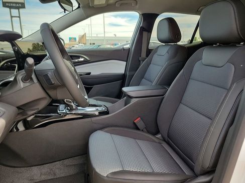 New 2026 Chevrolet Trax LT w/ Driver Confidence Package image 19