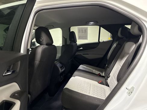 Used 2022 Chevrolet Equinox LS w/ LS Convenience Package FWD image 22