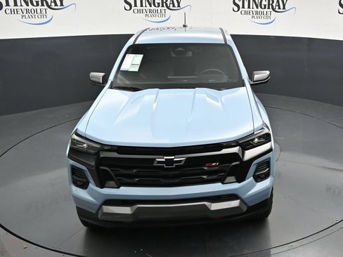 Used 2025 Chevrolet Colorado Z71 w/ Technology Package AWD/4WD image 19