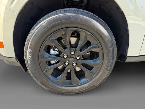 Used 2024 Ford Maverick XLT w/ XLT Luxury Package FWD image 9