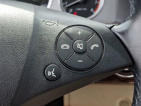 Used 2012 Mercedes-Benz GLK 350 4MATIC image 21