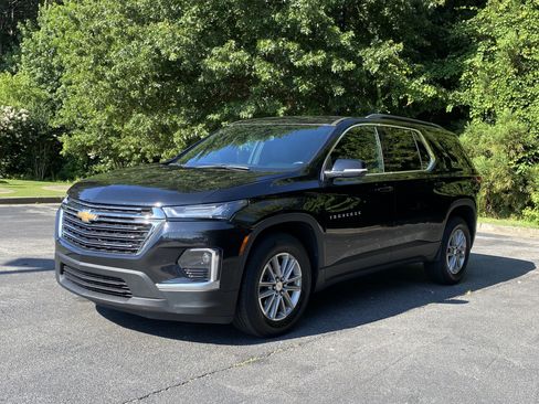 Used 2023 Chevrolet Traverse LT FWD image 5