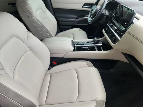 Used 2023 Nissan Pathfinder SL w/ SL Premium Package FWD image 15