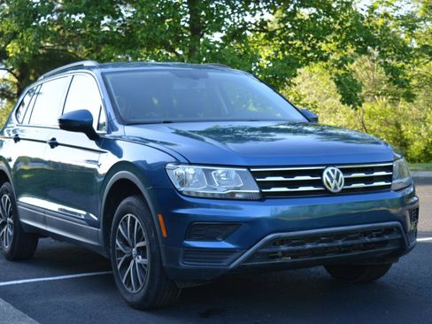 Used 2019 Volkswagen Tiguan SE AWD/4WD image 3