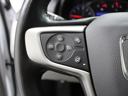 Used 2022 GMC Terrain SLT w/ Infotainment Package II AWD/4WD image 10